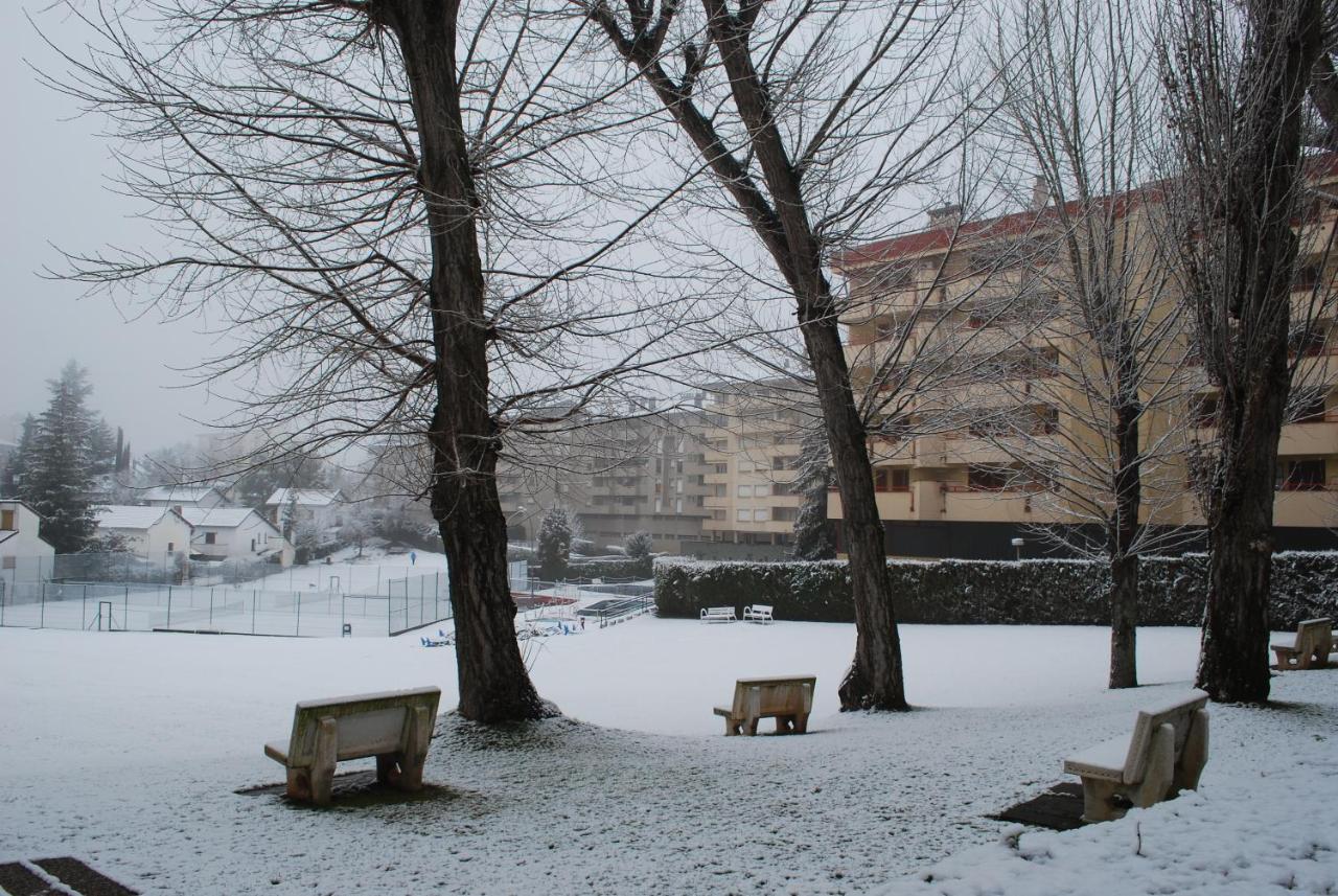 Apartamento Aticoroel Apartment Jaca Exterior photo