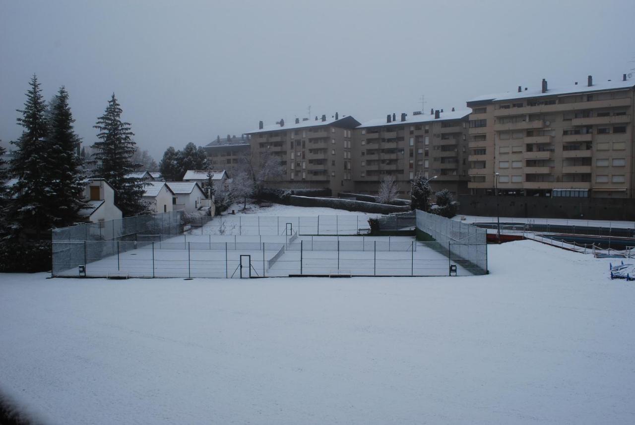 Apartamento Aticoroel Apartment Jaca Exterior photo